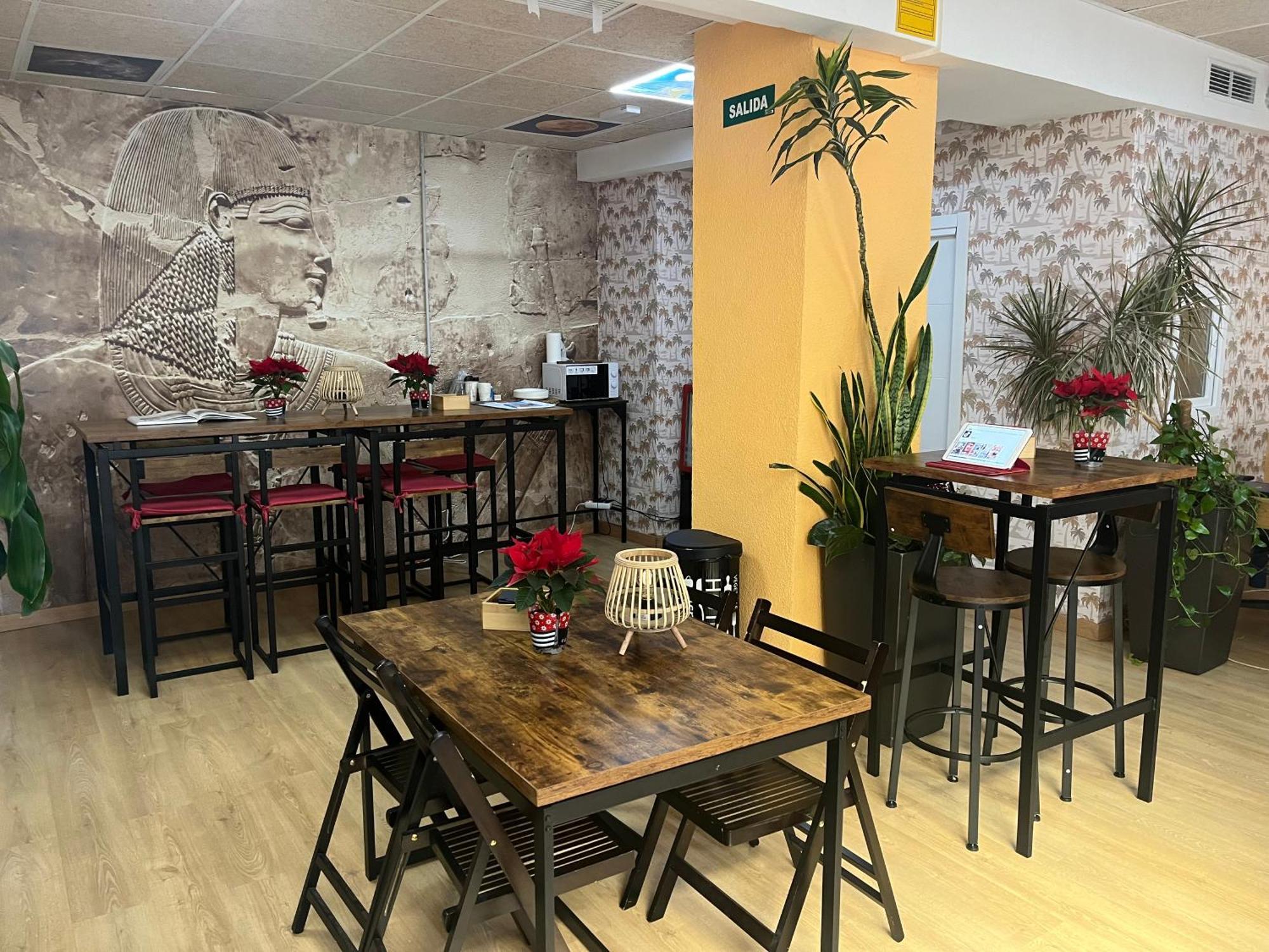 Debod Hostel Madrid Dış mekan fotoğraf